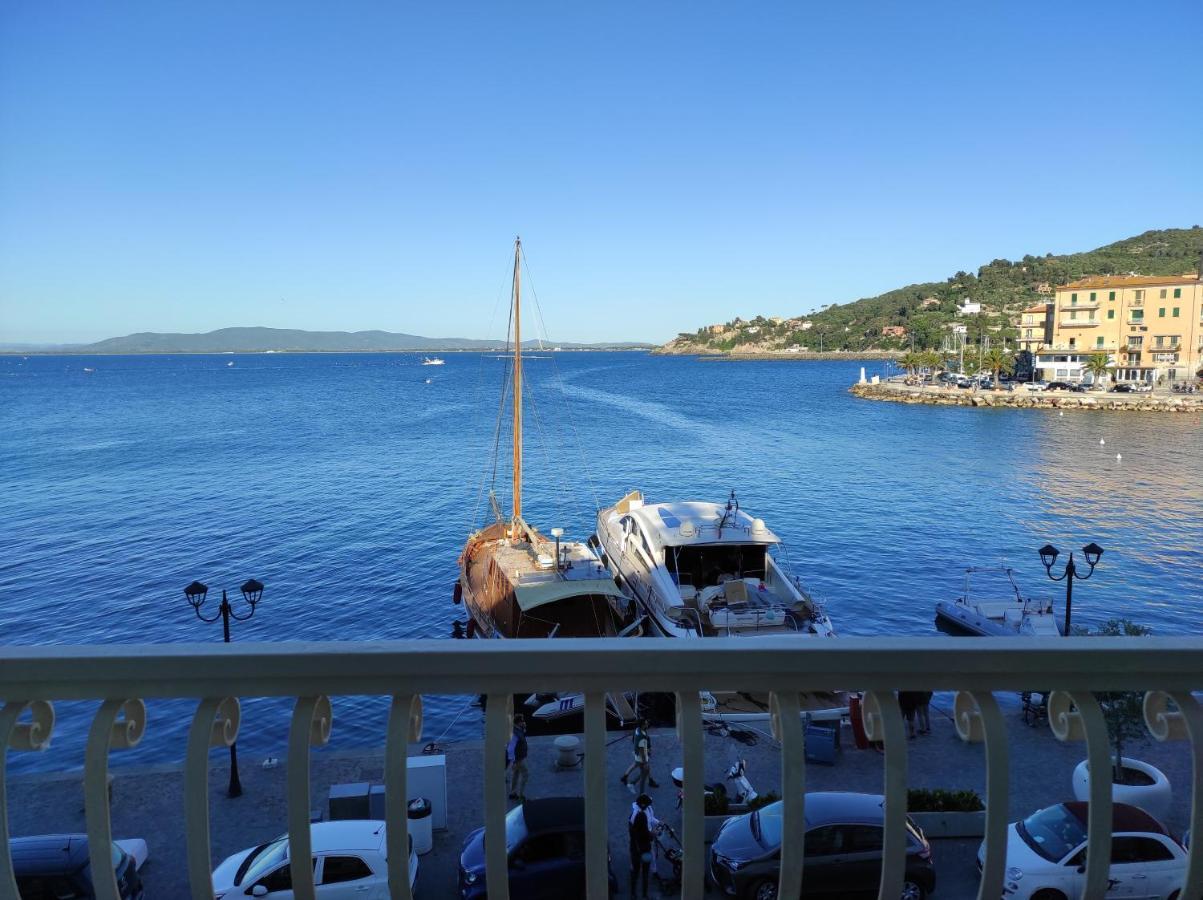 Molo 28 Beach Parking Ac Porto Santo Stefano  Buitenkant foto