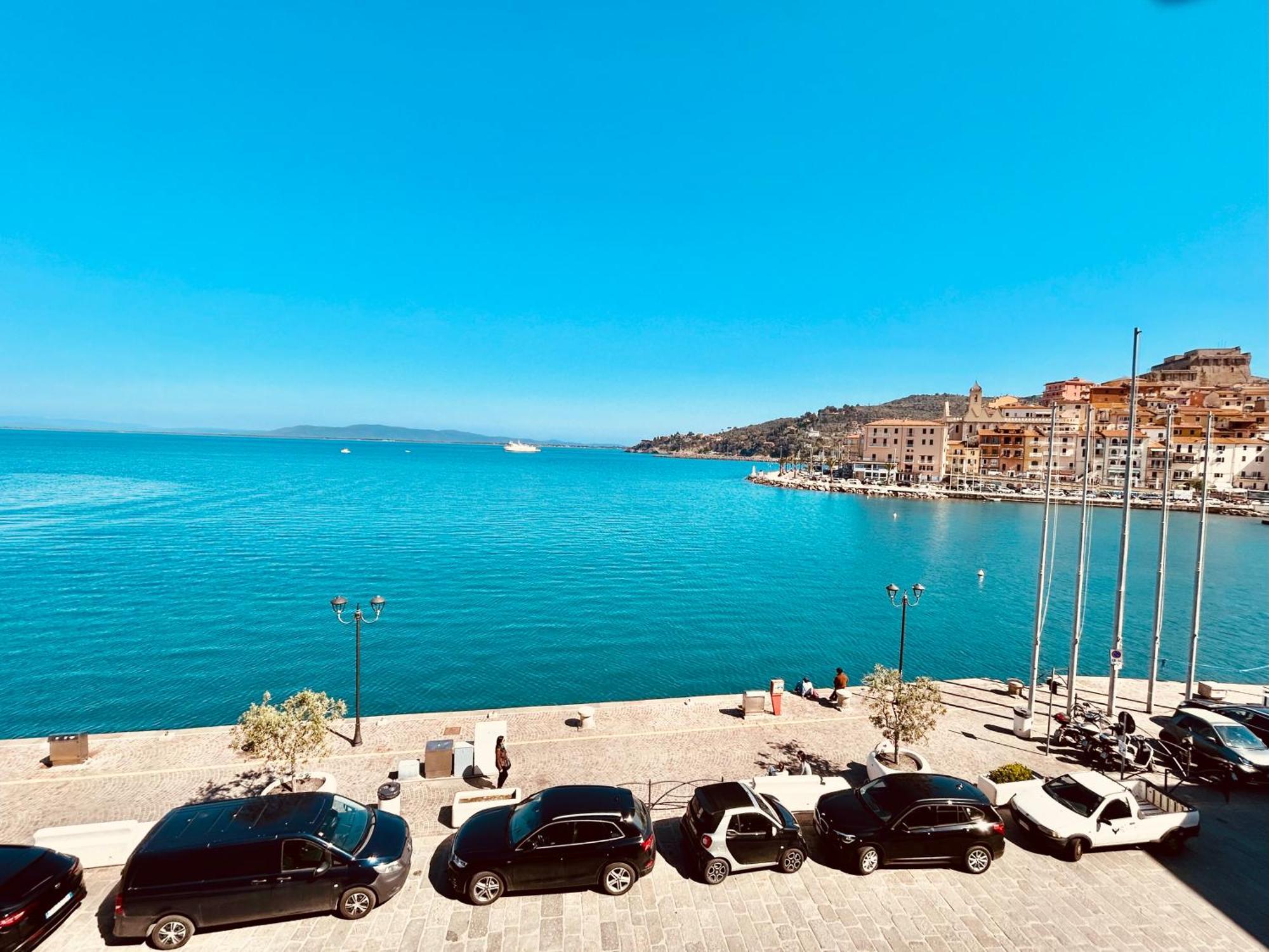 Molo 28 Beach Parking Ac Porto Santo Stefano  Buitenkant foto